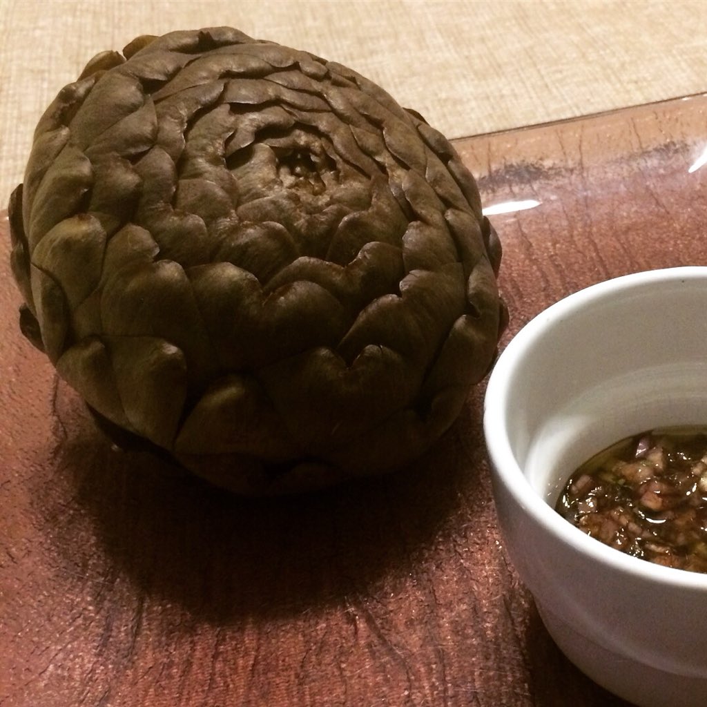 boekankoki's tweet photo. The artichoke is a variety of a species of thistle cultivated as a food, consists of the flower buds before the flowers come into bloom. ~wikipedia~
to cook it, see on  https://t.co/9chikS9NLi (FR) / https://t.co/U2h5fVKbyb
#boekankoki #artichaut #arthichoke #foodblog #recipeblog https://t.co/169JjJbRGP