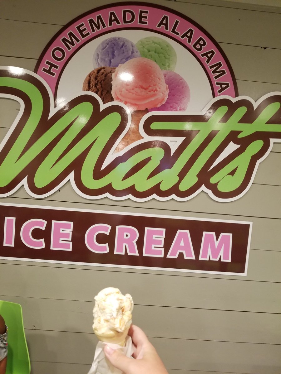 lathrom_kari's tweet photo. Enjoying a frozen treat with the family!! #millcreeksummer https://t.co/dGuTeVDhLZ