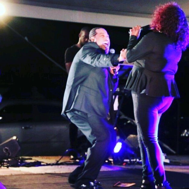 CongareeFest's tweet photo. The BBQ BLUES festival has some amazingly "good times" on Day One!! You must be there!!😍🎶🎙🎹🎶🎶🎶
#bbq #barbque #blues #southernsoul #festival #fairs #soulmusic #lowerrichland #communityevents #oysterroast  #bbqblues https://t.co/qGWbRI7ERR