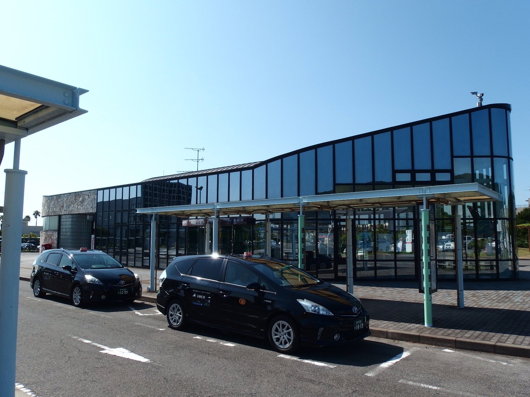 توییتر 高坂優希 در توییتر 本州の舞子から6円課金するだけで四国に上陸することができます 鳴門競艇の無料送迎バスは 本来であれば早朝に淡路島に上陸する必要があるので利用できる層が限られますが サマータイム開催日は東浦バスターミナル発が9 35と大変利用