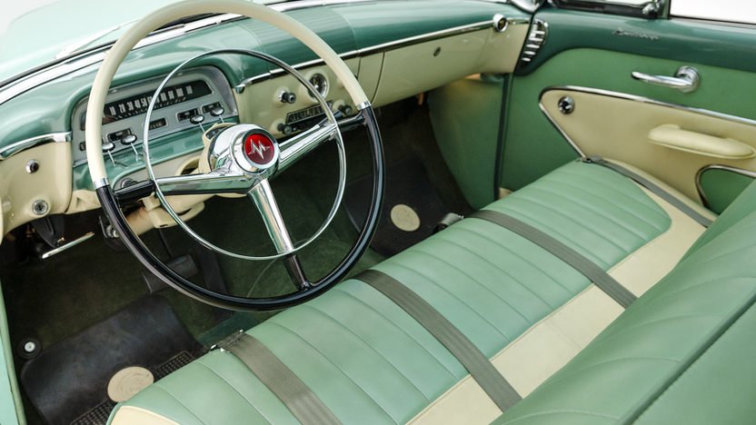 Mercomatic's tweet photo. 1954 #Mercury #Monterey #SunValley; 255 cid ohv #V8, 4 bbl, 161 hp, #MercoMatic automatic transmission; This was Mercury's first ohv engine and while it was the same cubic inch displacement as the previous year's flathead, it put out 36 more horsepower https://t.co/u7z04qNBLd https://t.co/lcGbNeGZAX