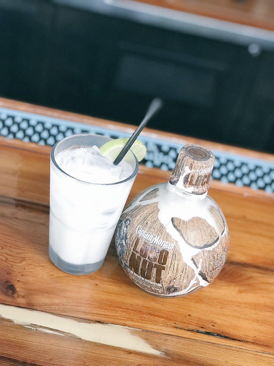 Keys_Cocktails's tweet photo. The Boco Loco.. seriously one of my FAVORITES 😋 #diageorep #captainmorgan #loconut #refreshing #summerlibations #islamorada #islandliving #paradise https://t.co/1AWeOJVElx