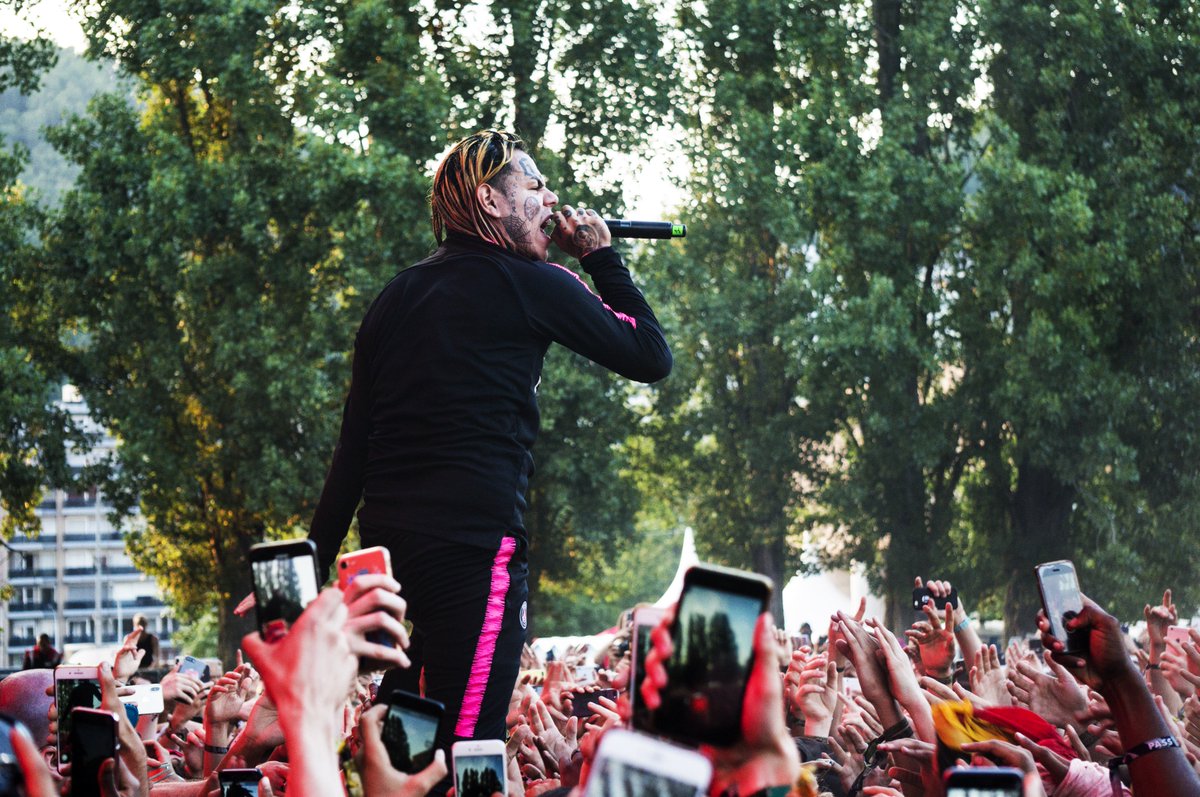 6ix9ine's tweet image. I LOVE MY FANS ❤️🌈