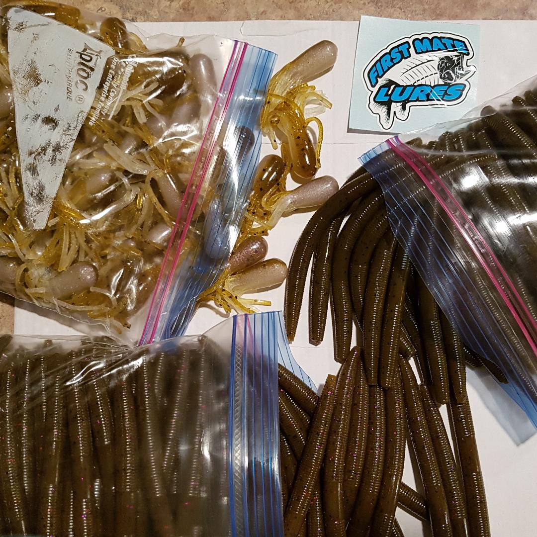 richardhough21's tweet image. Came home to to a delivery @FirstMateLures sticks and tubes! Real deal here folks and Canadian made as well!! firstmatelures.com #chequecasher #smalliecrusher #largemouthbass #firstmatelures