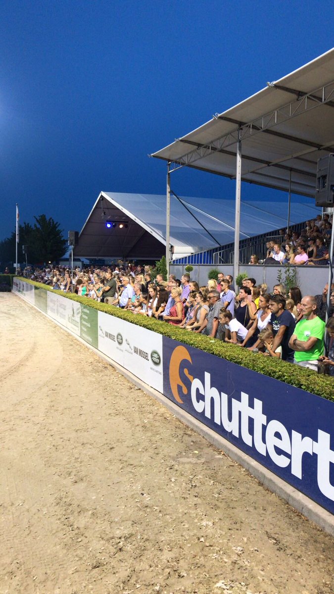 HannieDroste's tweet photo. En het publiek geniet! #puissance #CSI Ommen #Schuttert #ook Event Creators https://t.co/p87GJTEcdc