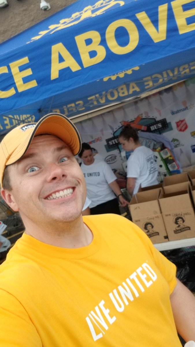 What time is it? #StuffTheBus time with <a href="/UnitedWayHR/">United Way of Harrisonburg and Rockingham County</a> <a href="/andy_vanhook/">Andy Vanhook</a> #ServiceAboveSelf <a href="/rotary/">Rotary International</a>