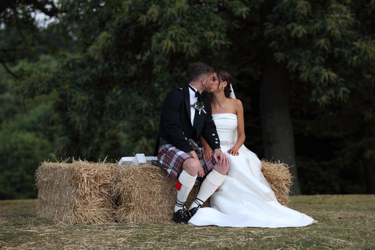 jcaddow27's tweet photo. Mr & Mrs Caddow #LifeGoalsCompleted https://t.co/vfLG6nu7pB