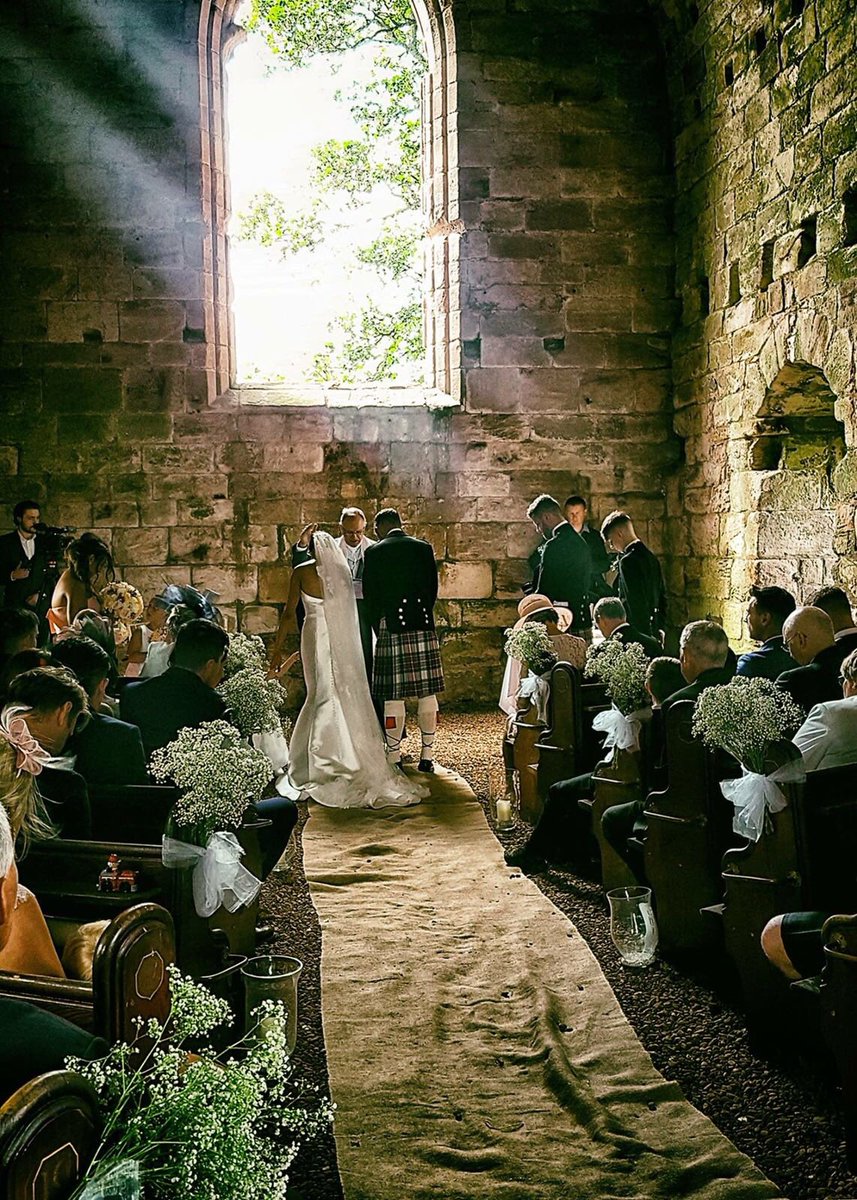 jcaddow27's tweet photo. Mr & Mrs Caddow #LifeGoalsCompleted https://t.co/vfLG6nu7pB
