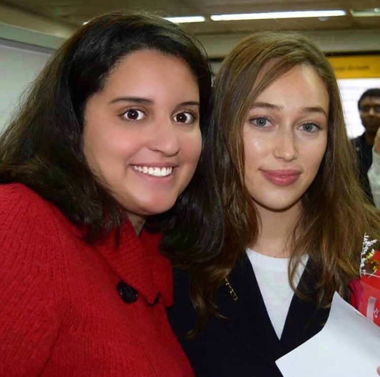 DebnamSource's tweet photo. ✨ Alycia and thaynamcosta on IG. 

#AlyciaDebnamCarey https://t.co/Xn8eQrch7k
