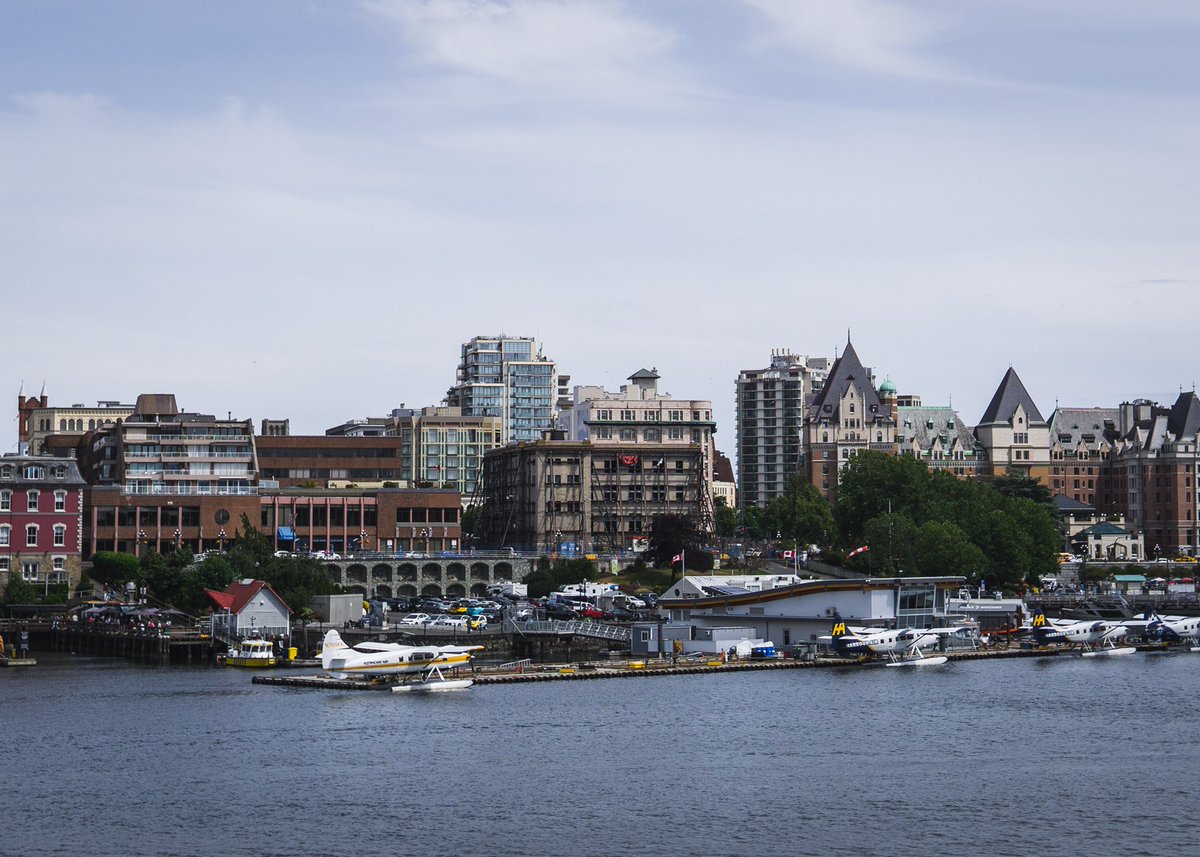 RJC_Victoria's tweet photo. Customs house may not look that different from the water but it sure looks different from Government street! Can’t wait to see how this project looks on the Victoria skyline. Have a great long weekend #yyj! #MerrickArchitecture #StudioOneArchitecture @MagnumProjects https://t.co/qGy9pLjmcE