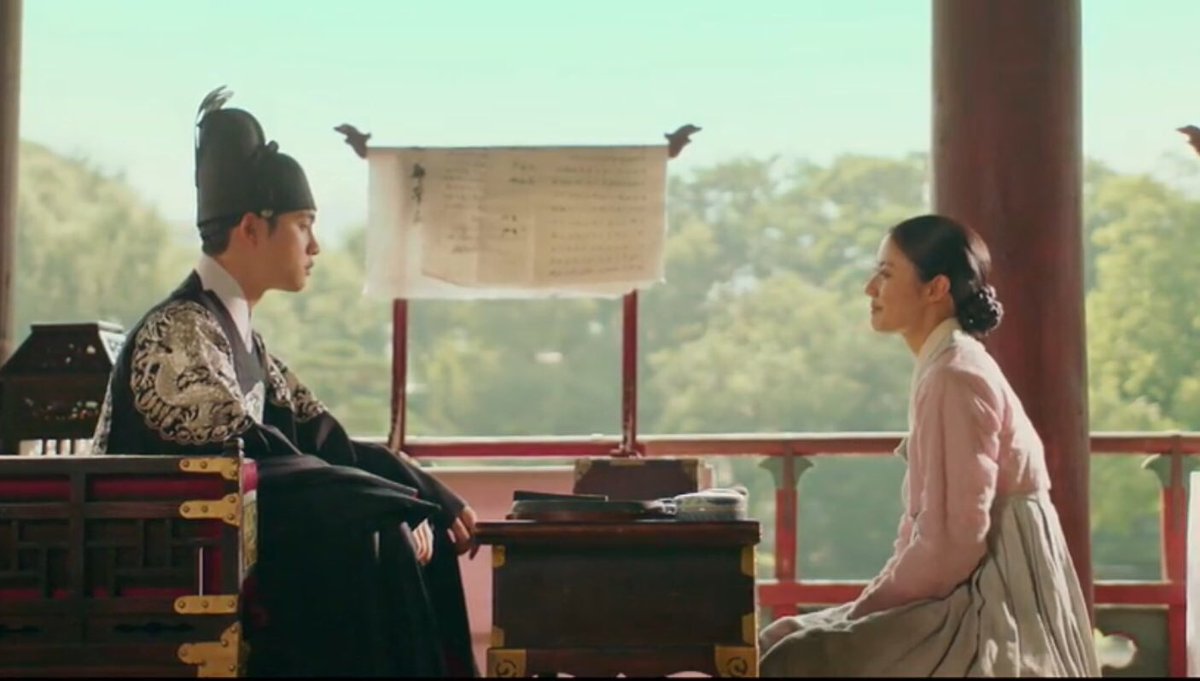 SooSweetieSmile's tweet photo. The aesthetic jumped out! Like REALLY, look at those breathtaking sceneries 😍
And it's only a glimpse from two short trailers... Imagine sixteen episodes ?
#100DaysHusband #HundredDaysHusband #ForAHundredDays #100DaysMyPrince #HundredDaysMyPrince(Don't know which one anymore🙃) https://t.co/GGmxczgU7P