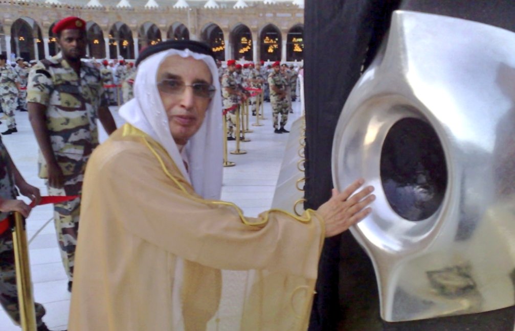 هل يعقل ان حكومة رومانيا اصبحت عاجزة عن العثور على المواطن الكويتي محمد البغلي والذي اختفى منذ ثلاثة سنوات ؟!  محمد البغلي من رجالات الكويت ولايمكن ان تبقى الحكومة صامتة  امام هذا اللغز المحير على اقل تقدير طمأنة اهله ..ابنائه ..احفاده الذين لم يهدا لهم بال !
