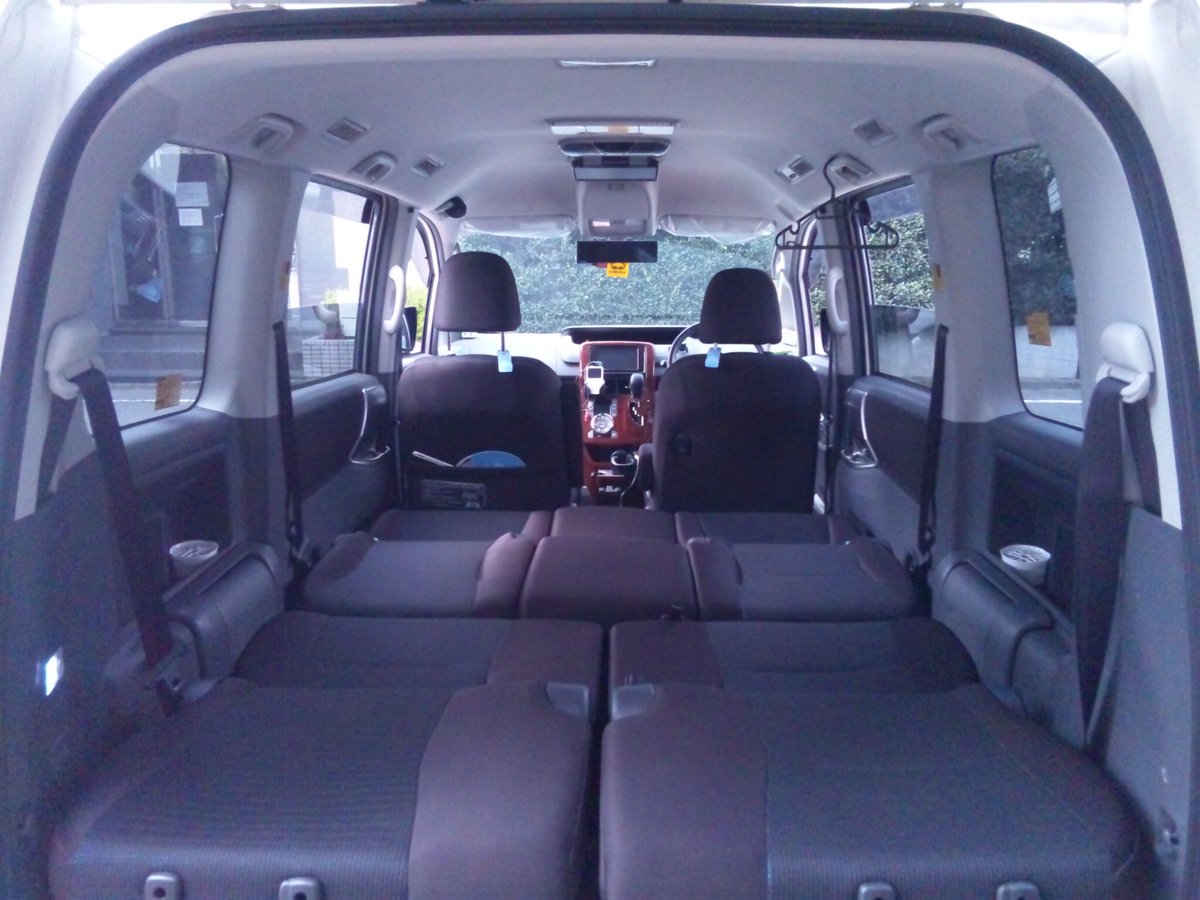 よっくん スノボー前に車中泊してみたり qの荷物たくさん積んでみたり ホントに懐かしい 日本帰ったらヴォクシーもう一回勝ってもいいんだけど 通勤時は空気しか運んでないんだよなぁ 泣