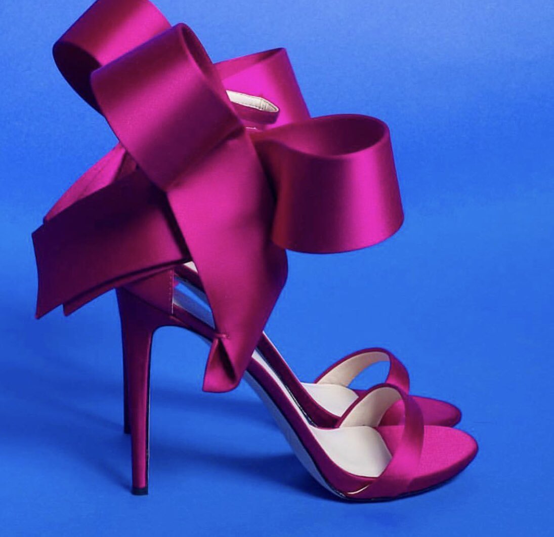 MetoyerDesign's tweet photo. Haute Shoe of the Week! 
Features this elegant open toe satin heel in a rich fuchsia color by @aminahjillil | Gala event anyone?
.
.
.
#hauteshoeoftheweek  #aminahabduljillil #nicolemetoyershoes #nicolemetoyer #metoyerdesign #fashion #heels #chiffon  #blogger #sandals #shoedesign https://t.co/XHdPhdEV8v