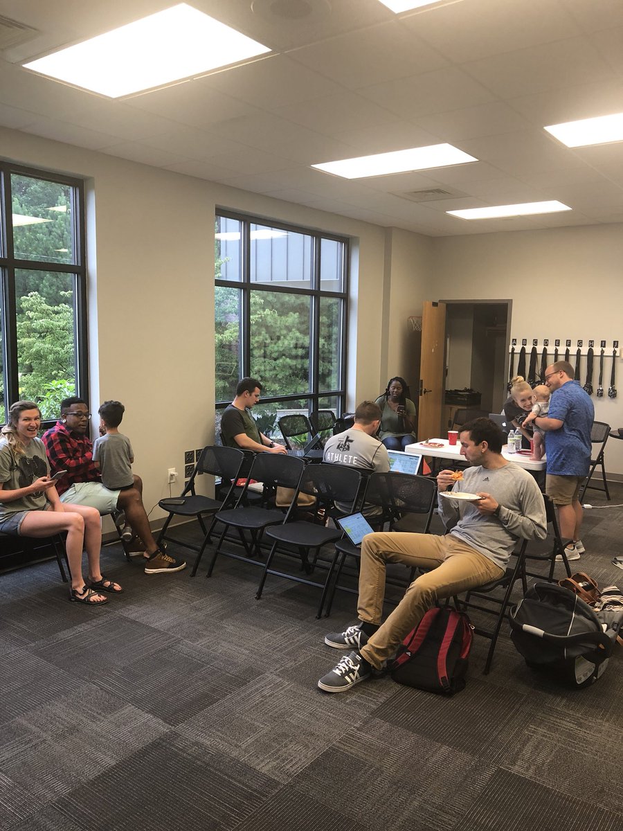 Derrick_DeLain's tweet image. Walked in on @SummitBRC student ministry team making phone calls to over 100 high school families! Getting ready for the fall. Love their heart and passion for our students