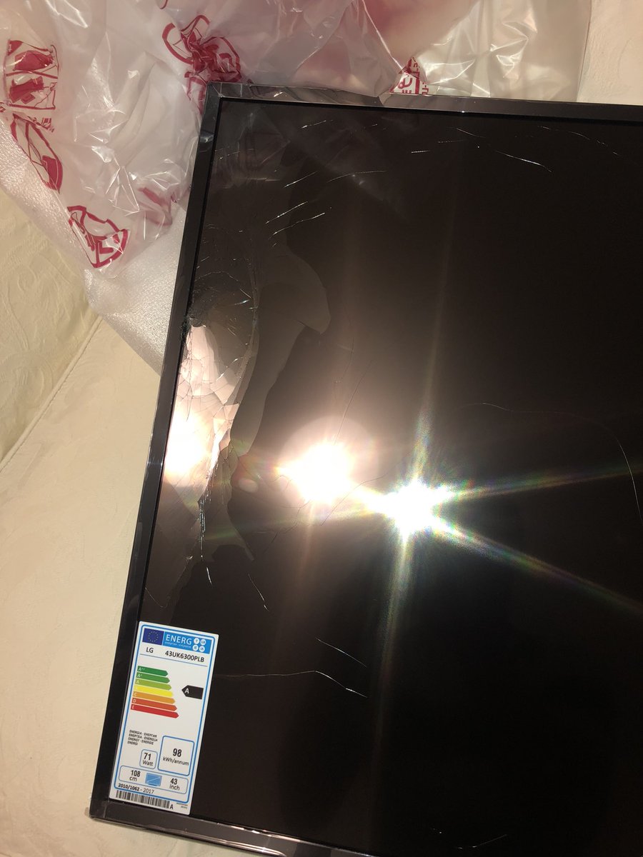 HamishShellard's tweet image. Didn’t realise TVs were supposed to come with a smashed screen. Simply awful Amazon - please help sort this ASAP @AmazonUK @AmazonHelp