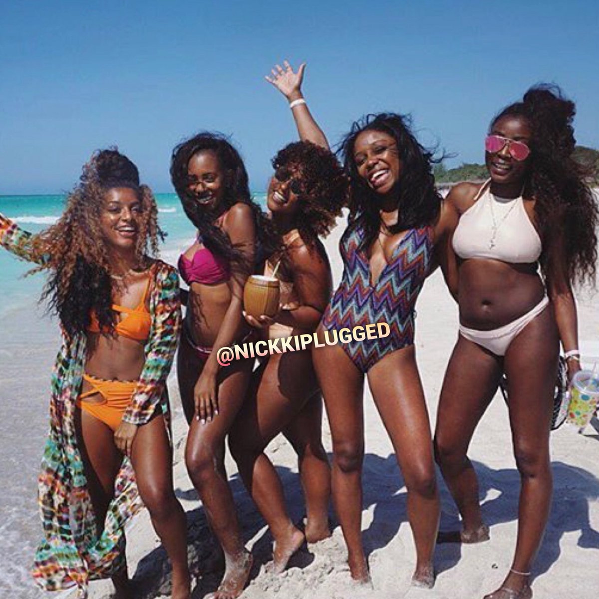 nickkiplugged's tweet photo. girls trip 👯‍♀️•
•
• 
for more follow ( me ) @nickkiplugged •

#bestfriends #bffgoals #goals #bestfriend #bestfriendgoals #bestfriends #bestfriendtrip #girlstrip https://t.co/lC9vAGJpRW