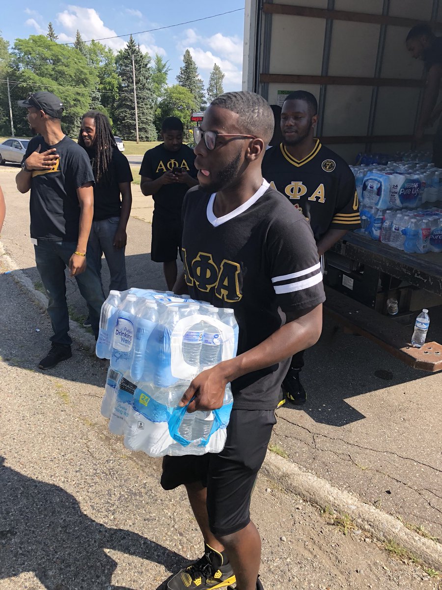 TauChiAlphas's tweet photo. A recap from today’s event in Flint, Michigan where we passed out numerous packs of water to the community. The response from the community was overwhelming and the appreciation that was shown made this whole process worth it! More events throughout the weekend! #ProjectFlint https://t.co/nKBoIFfJox