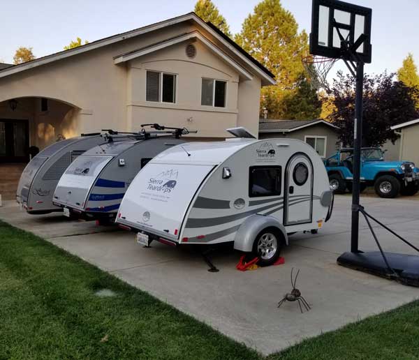 FunDirectors's tweet image. We just added a new article about using one (or a few!) of our teardrops as guest cottages! sierrateardrops.com/article/guest-…