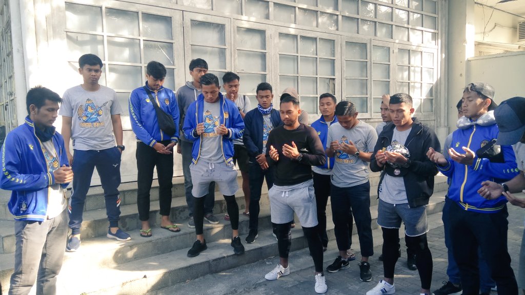 PSIMJOGJA's tweet photo. Bismillah..Pagi ini official tim berangkat menuju Cilacap 🙏
#AYDK https://t.co/azPteDjr2N