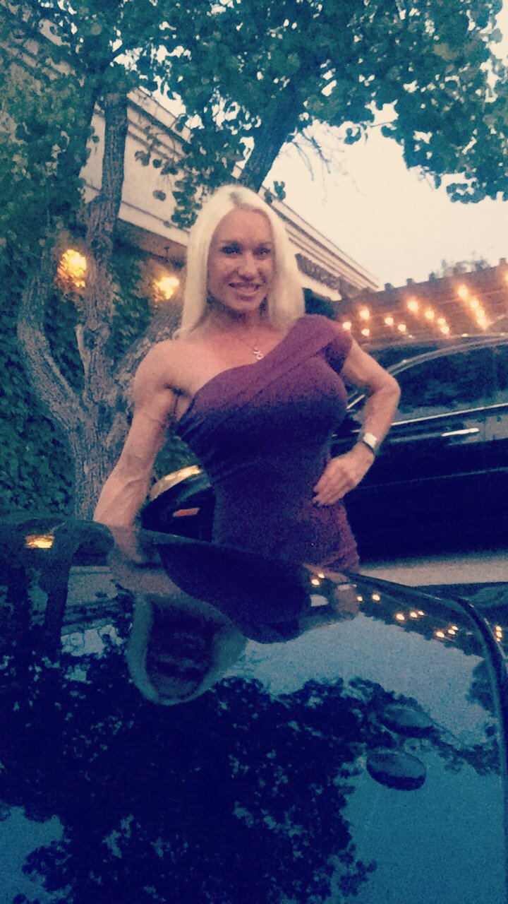 Ashlee Chambers on Twitter: "#FetishFriday going on a dinner date with