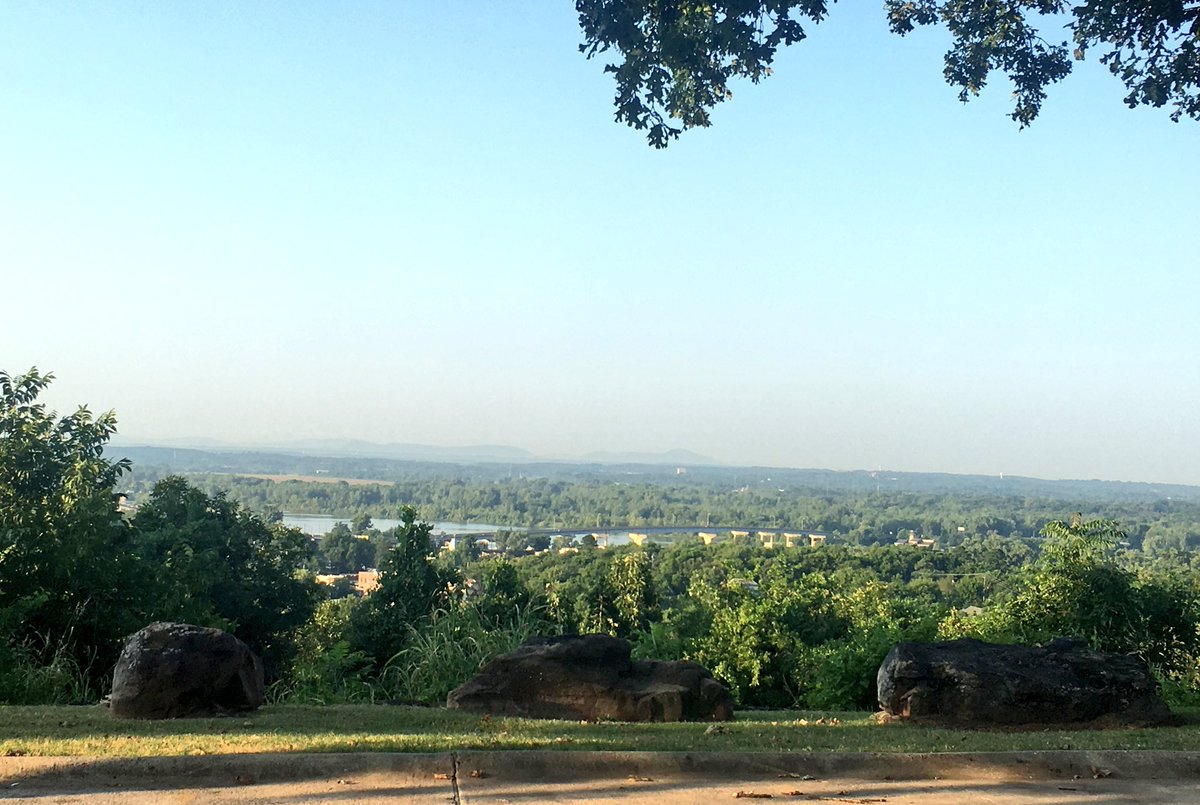 AndreaWilson14's tweet photo. I never expected to be back in the River Valley. Im blessed to accept a dental hygiene position in Van Buren w/ an amazing staff &amp; views!💗 https://t.co/RKO5ztMJxi