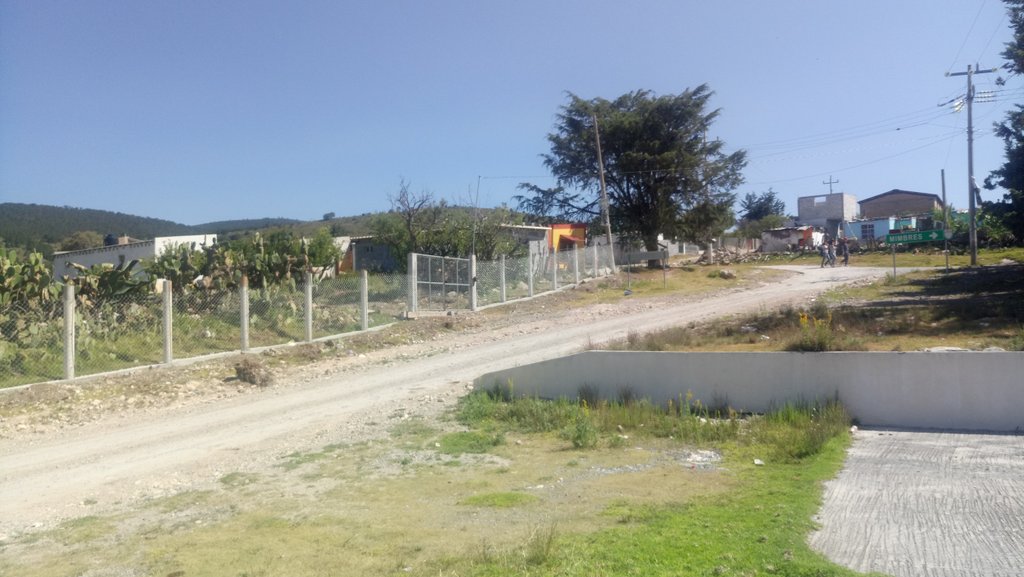 chekycruz's tweet photo. No digan que están en un rancho si tienen señal, no están entre montañas, se escuchan burros o si el próximo pueblo está a menos de 5 km sin pavimentar
#MPSS #pasanton #Warrior #galeana https://t.co/bxcMBUwYtg