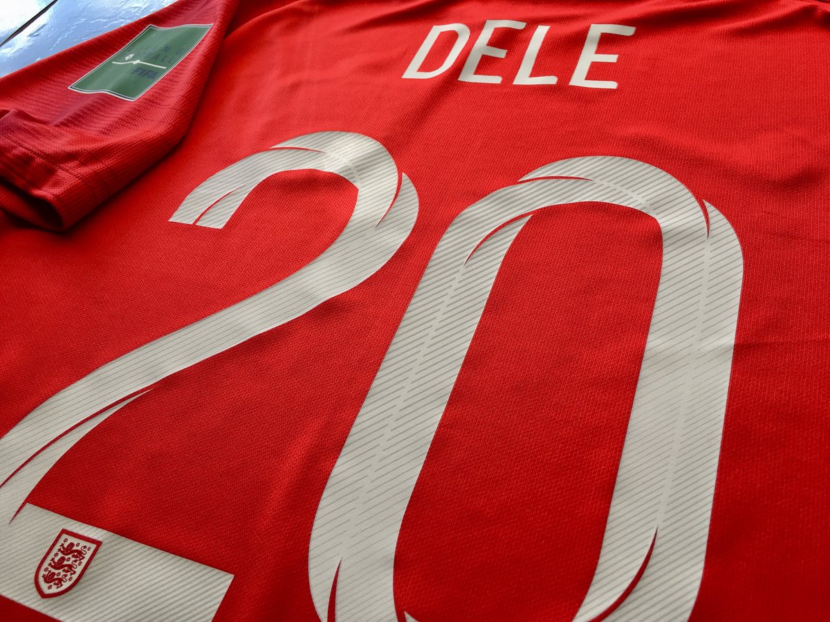 Mono_Jerseys's tweet photo. Terminada
Estampado oficial de DELE para Jersey oficial de @England 2018 + Set parches oficiales #Russia2018 + Match Detail oficial vs #Colombia
#England #delealli #livingfootball #NikeFootball #inglaterra #lions #matchdetail #worldcupfinal2018 https://t.co/N4a5BxVMgH