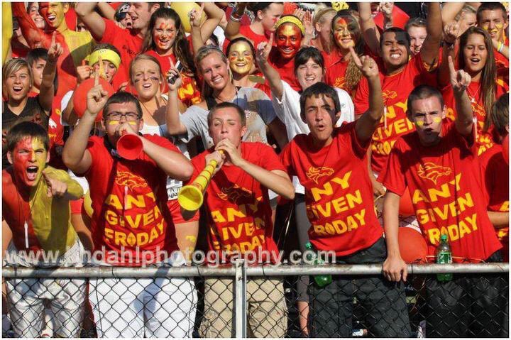 KyleGrubb7ND's tweet photo. @ronniedale2 @BWWings @WSBT #Classof2012 #Fall2011 #FansOfTheYear can’t find one of us at the ceremony. @ronniedale2 Botton left hand corner. https://t.co/gY5PHckDDl