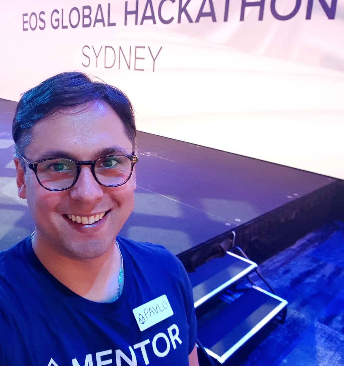 BlockVerify's tweet image. Mentoring at EOS Global Hackathon in Sydney #blockone #eosio #sydney #blockchain #hackathon #dApp @BlockOneCapital