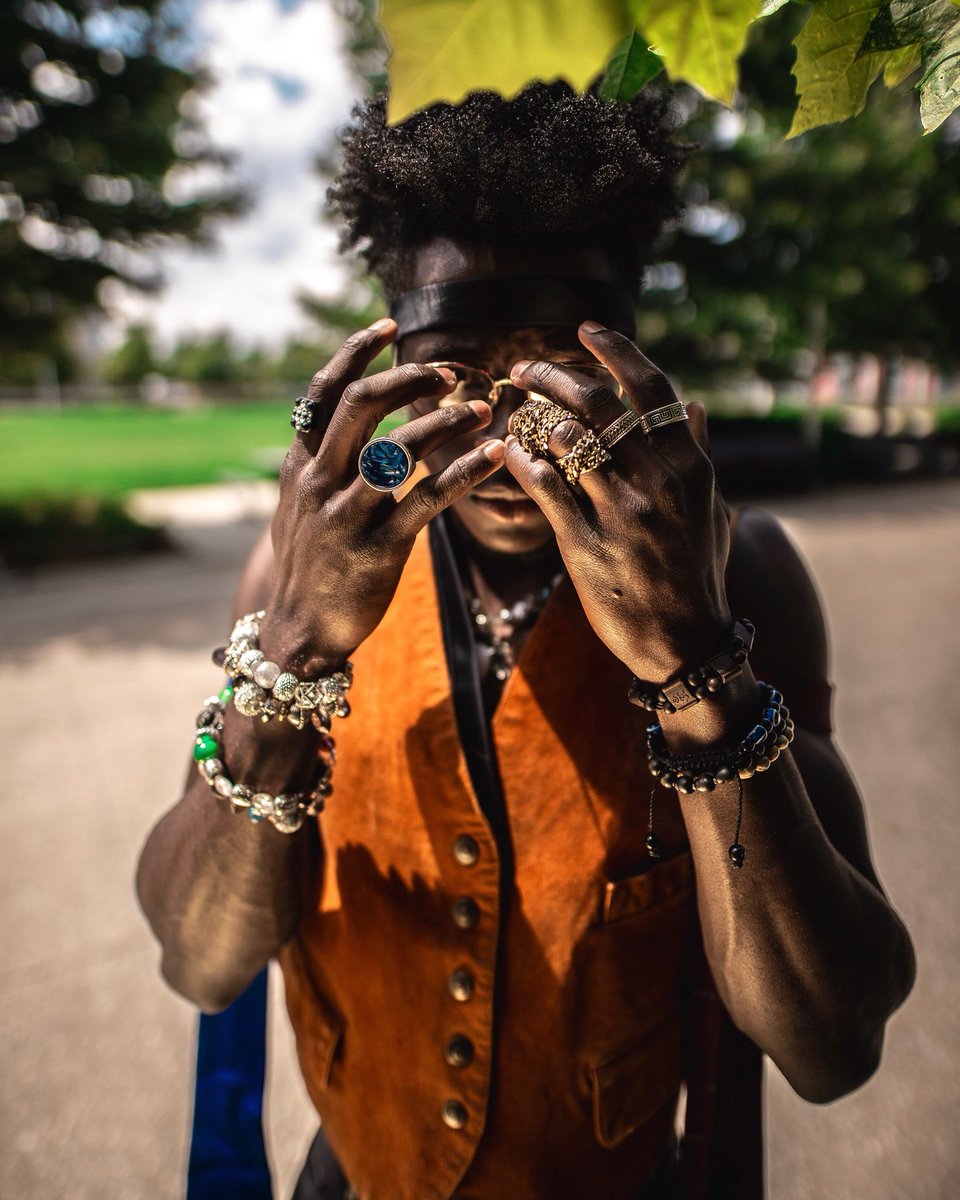 Sirmeei_Bolt's tweet photo. Rings and Blings 💎
🍫🇳🇬✨
📷: @TOSIN_P https://t.co/IBpx6nrPlY