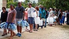 M2009carol's tweet photo. Es indignante que #MaduroNosTieneSecos sin nada en nuestros hogares ni siquiera nuestro derecho a tener servicios públicos como nuestra luz y agua pero si se llenan la boca diciendo que todo esta perfecto..!! cuando la realidad es otra la que padecemos nosotros no ellos. https://t.co/XMoAqXxlAK