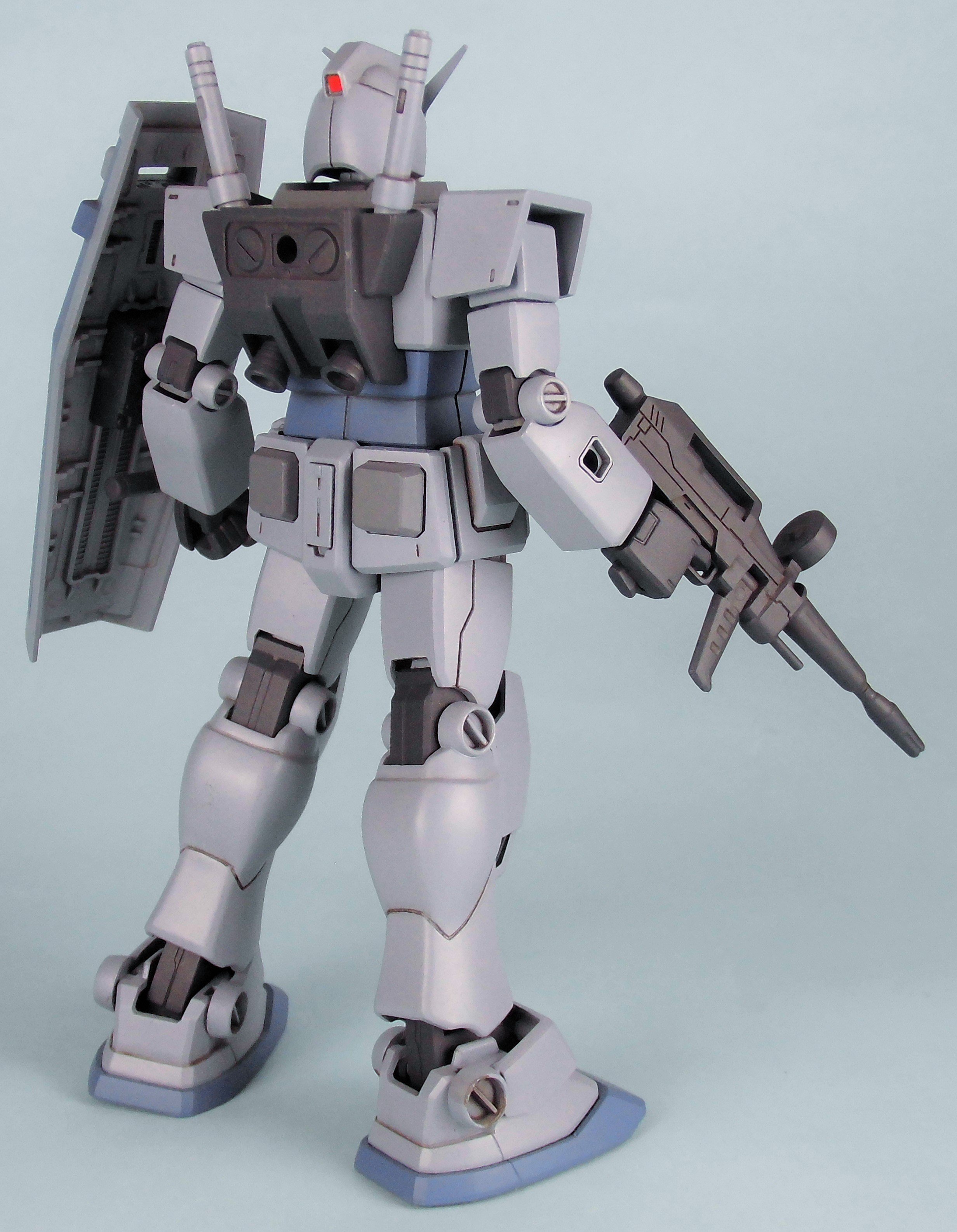 Tranabe V Twitter 本日2発目はガンダムよりhgucg3ガンダムです シャア専用リックドムとセット売りのですね あれって小説版セットでいいのかな シールドのナンバーは付属のシールから G3っていくつか塗装パターンありますね Msvの頃の白い機体もいいなぁ 今