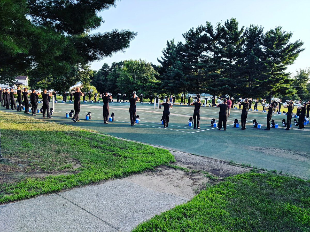 LegendsPAA's tweet photo. Brass warmup in the lot!
#LegendsDBC18 https://t.co/a481MBMMll