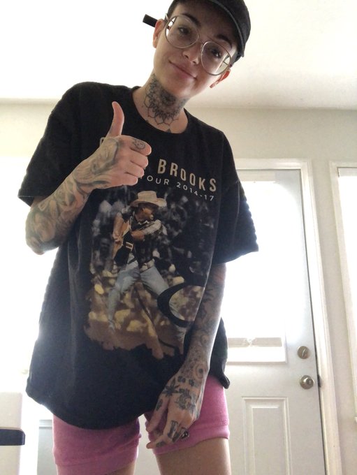 TW Pornstars Leigh Raven. Pictures and videos from Twitter. Page 29