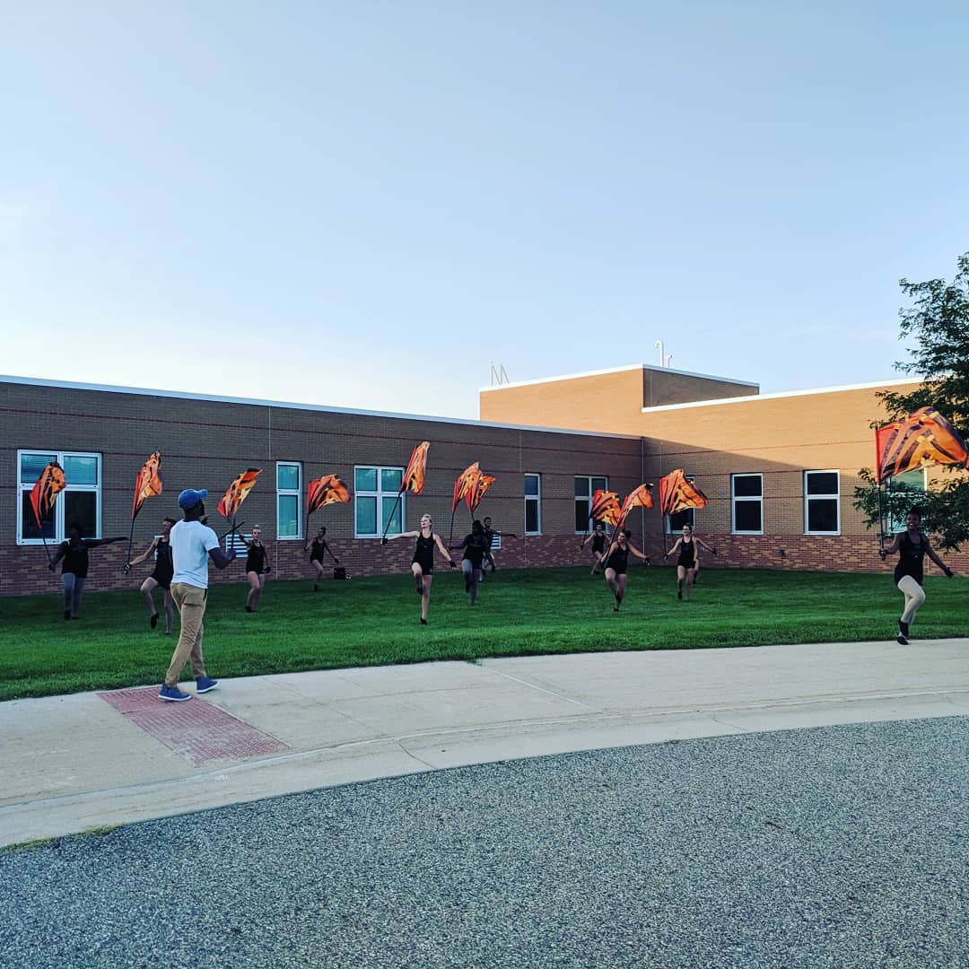 LegendsPAA's tweet photo. Guard warm up!
#LegendsDBC18 https://t.co/dNkID7gVTJ