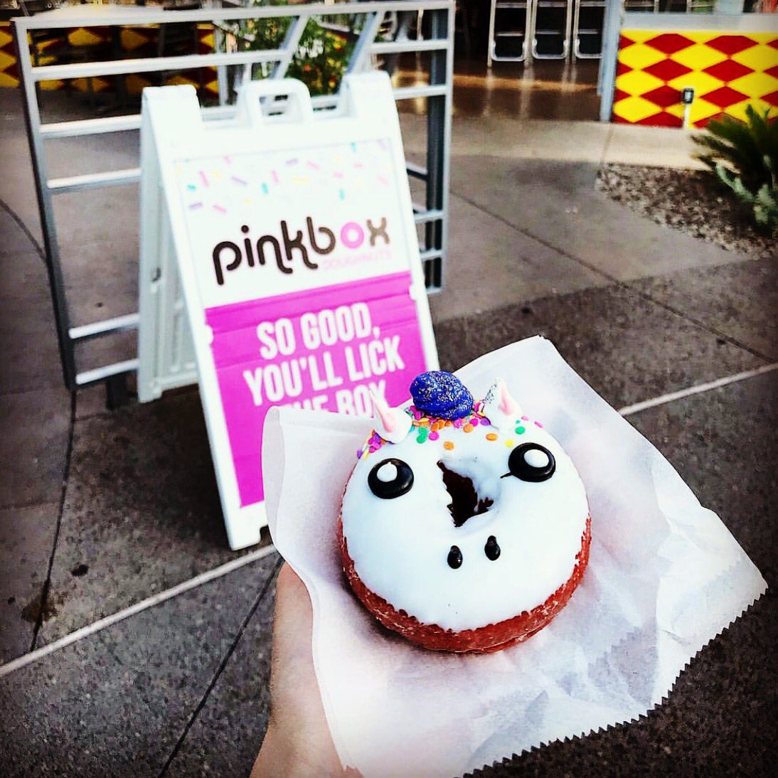 Curing your late-night cravings one 🦄 doughnut at a time!🍩 Visiting #LasVegas for #MagicMarketWeek this upcoming week? Add #PinkboxDoughnuts to your list of Vegas must-eat treats!😋 We’re open 24/7.
