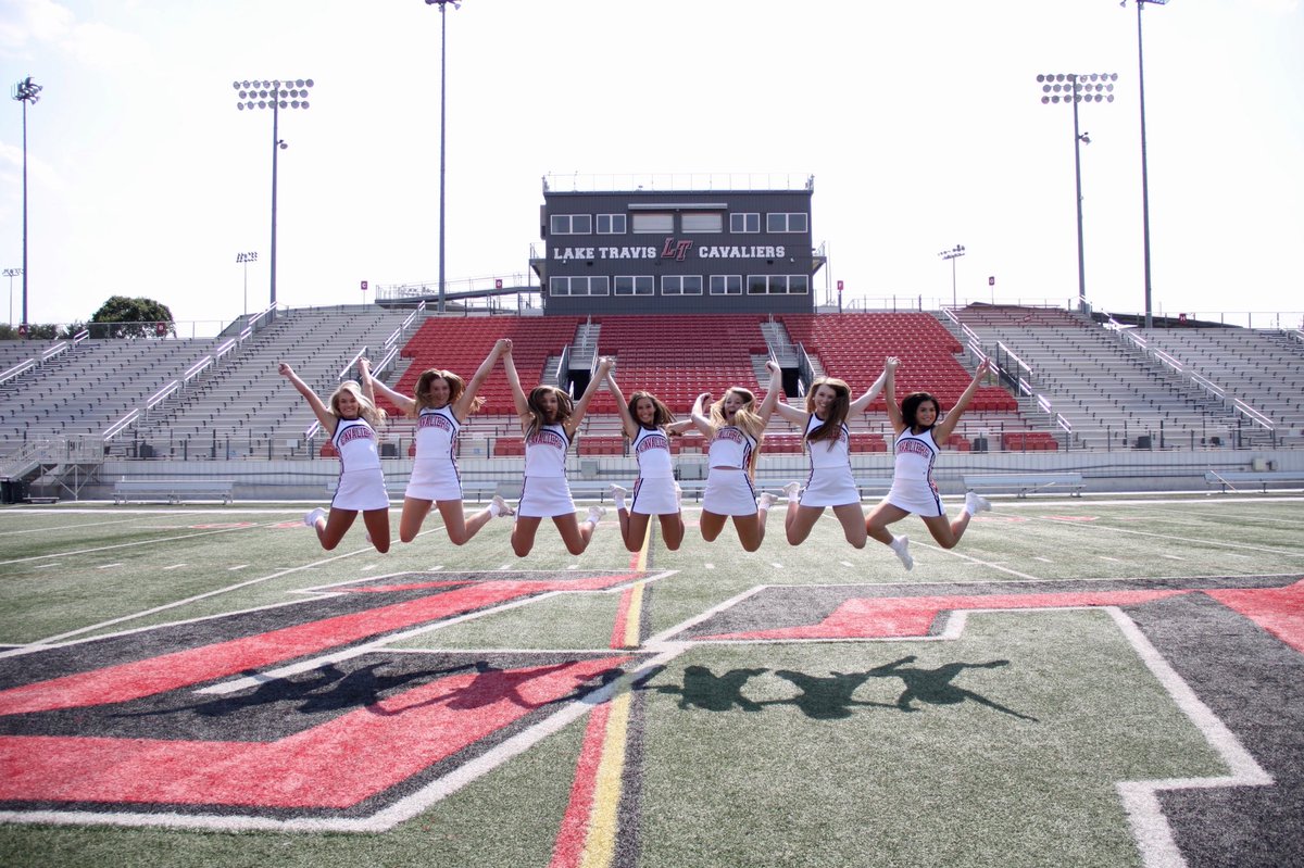 Our 2019 Senior LTHS Cheerleaders are excited to start the year!! #GoCavs <a href="/LTHcheerleading/">LTHS Cheerleading</a> <a href="/ltisdschools/">ltisdschools</a> <a href="/gbutler74/">Gordon Butler</a> @BradLancasterLT