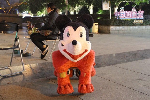 セキガミ タケシ 中国遊園地大図鑑 シリーズ好評発売中 على تويتر 中国各地のニセミッキー詰め合わせ 中国遊園地大図鑑