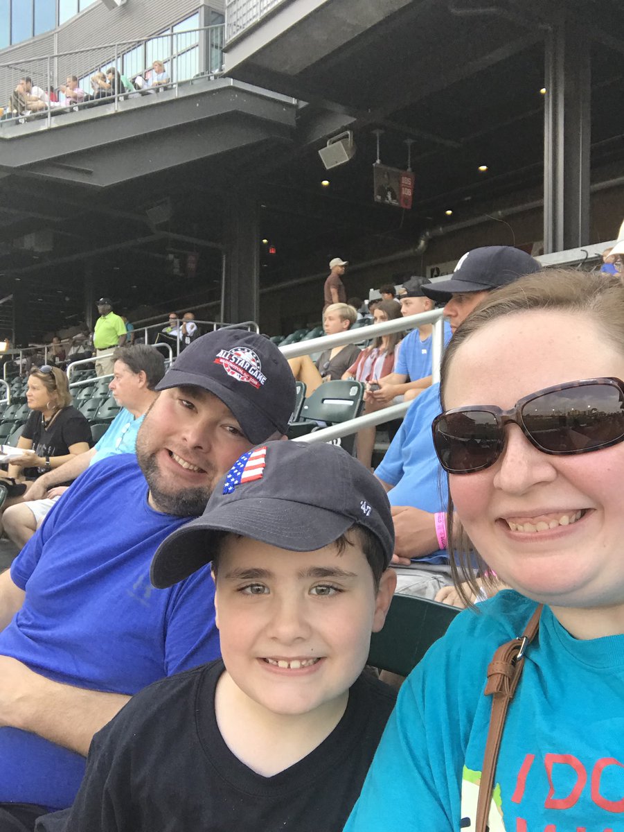 alynnwalt's tweet photo. We finally made it to a game! @BhamBarons #cokexbarons #betterlatethannever https://t.co/5z3SFs63xu
