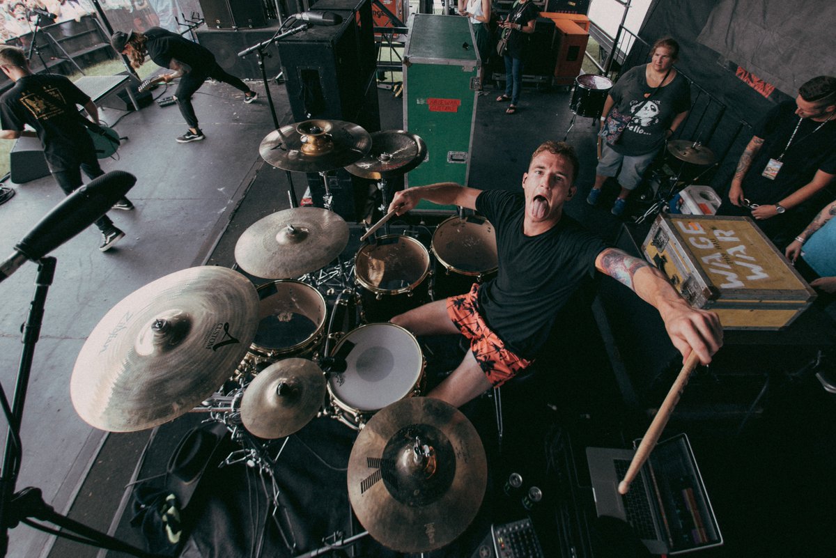 THANK YOU ORLANDO
today was all about Warped fam that has been with us for a while. we cooled off with some icees from our awesome @coolsuppliers squad and jammed hard with @tylergposey, @WageWar, @newfoundglory, and @simpleplan. 
📸  Beth Saravo & Luis Velez

#vanswarpedtour