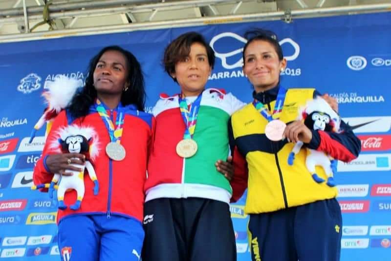 AngieRun09's tweet photo. Hoy fue bronce y quiero agradecer a Dios,a mi familia,al #EquipoPorvenir,a Correcaminos de Colombia,a mi entrenador Humberto Ramírez ,a todos y cada uno de ustedes que me dieron su voto de confianza y comparten mis alegrías y mis derrotas.Gracias especiales a @linababylons. https://t.co/Scrgl38Dlr