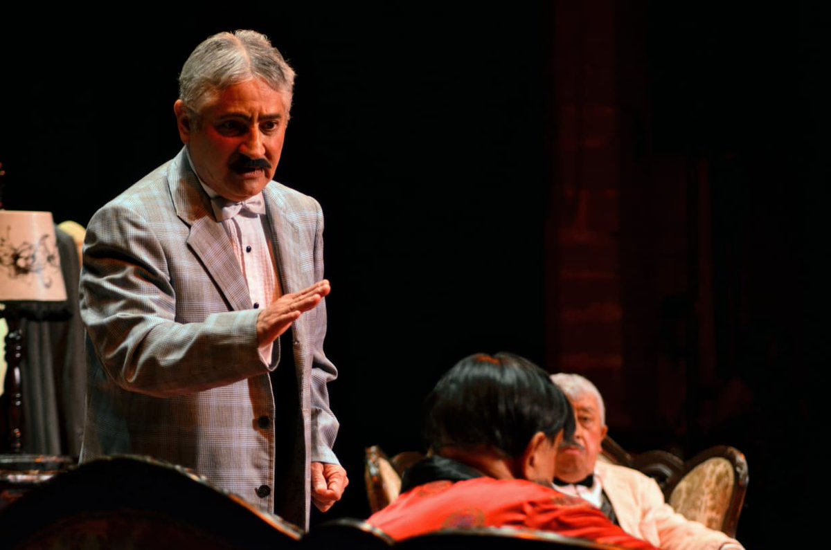 turismogobgente's tweet photo. El director @JorgeCabrejos presente en la "Noche Porfiriana" en @teatrojuarez de #Guanajuato #ElDestinoCultutalDeMèxico @ferolivera09 https://t.co/5GehS96ZEu