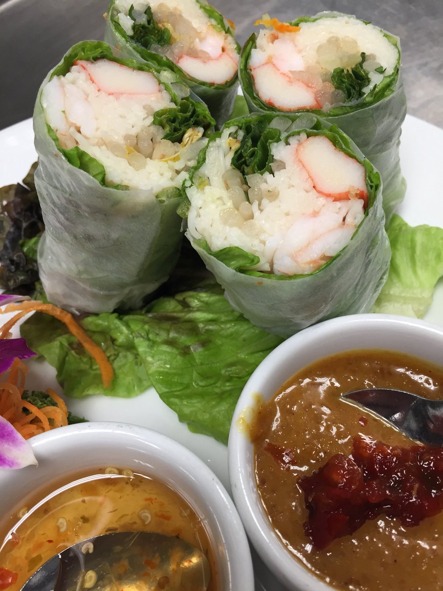 ThaiSpiceFLA's tweet photo. Thai Spice Fresh Roll filled with shrimp, crabmeat, noodles, lettuce and herbs.. this is one of our most popular appetizers, served with peanut dipping sauce. .
.
.
.
#freshroll #thaispicefla #Thaifood #zagatrated https://t.co/fnxr78pr8c