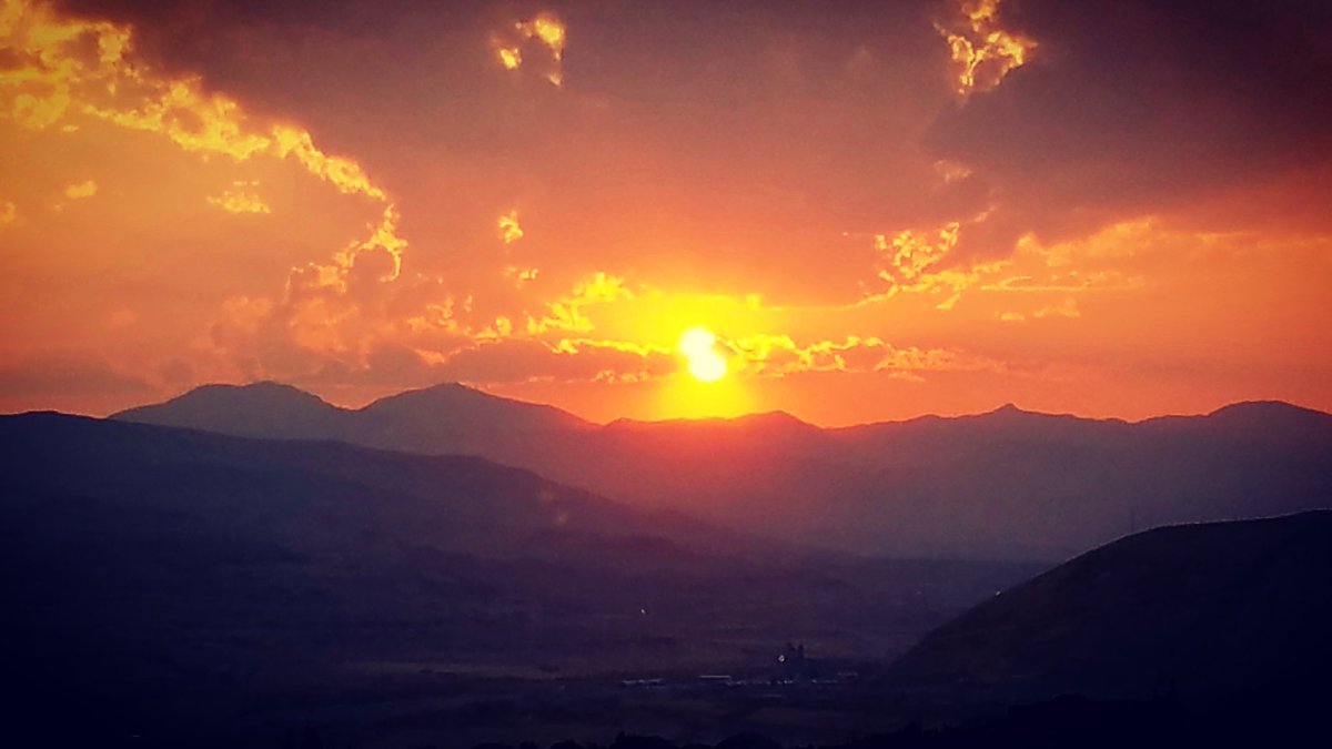 #sunset in #Utah. Never gets old. I could stare at the sun for hours. ; )  #OutsideInUtah