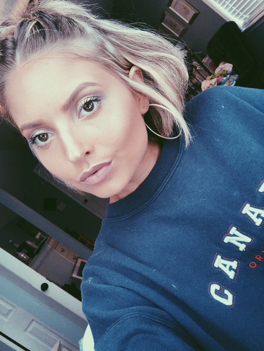 JordanRudick's tweet photo. Hey :) https://t.co/7espbyc6Rq