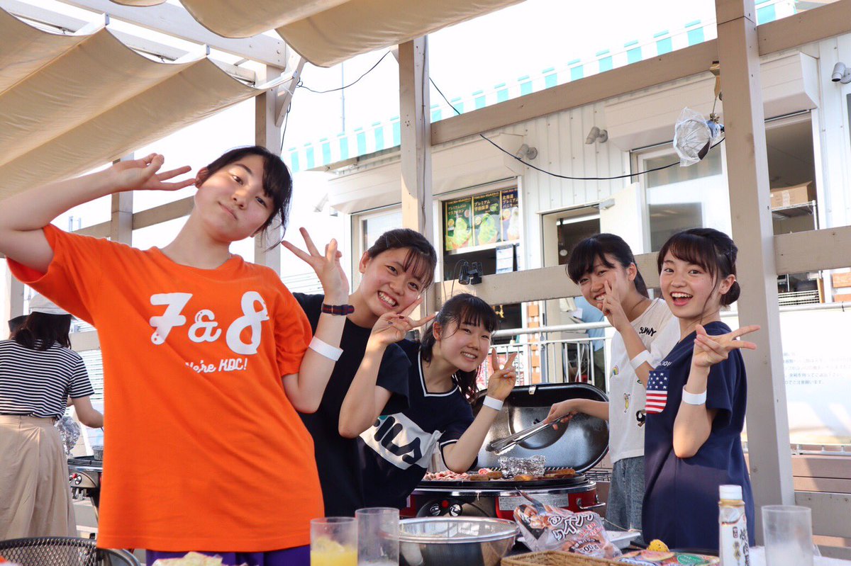 Kohnandance8's tweet photo. 昨日はBBQしてきました🍖🍖

ゆめも帰ってきて、やっと8代目全員揃ったね！！！🇩🇪✨
BBQも、海も、花火も、全部最高の思い出です。

8代目ダイスキ💙💚💛💜🧡❤ https://t.co/wI6sUWHj5p