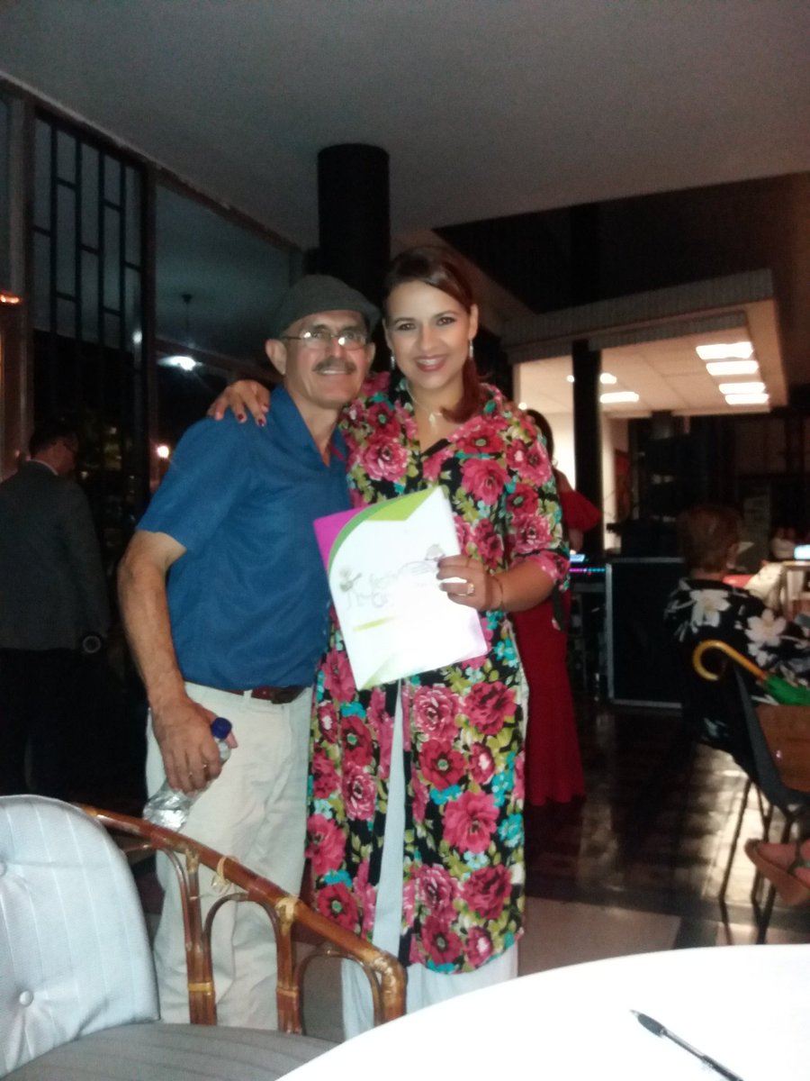 4ce3767abe4f45b's tweet photo. #CuyabritodeOro2018  disfrutando de la Tertulia... un buen abre bocas  para lo que llega el 31 de agosto, 1 y 2 de septiembre https://t.co/uRwWzOuCZj