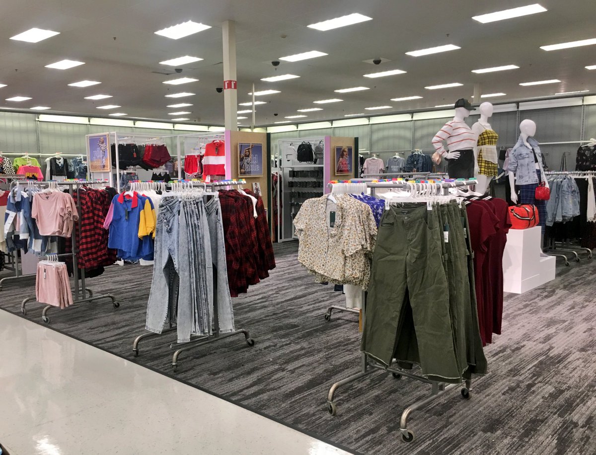 RubyRedVML_Shan's tweet photo. Going absolutely #Wild over our new brand launch for #WildFable!! The team is working so hard and I just have to recognize their efforts!! We 💜 you Guys!!! #90scomeback #TargetStyle #T1938 #lovemyteam #vmLife @rebekahfTGT @JustinBowen415 @1938Derrick @pauly_ov @ColonJosian https://t.co/uxo0v2UseT