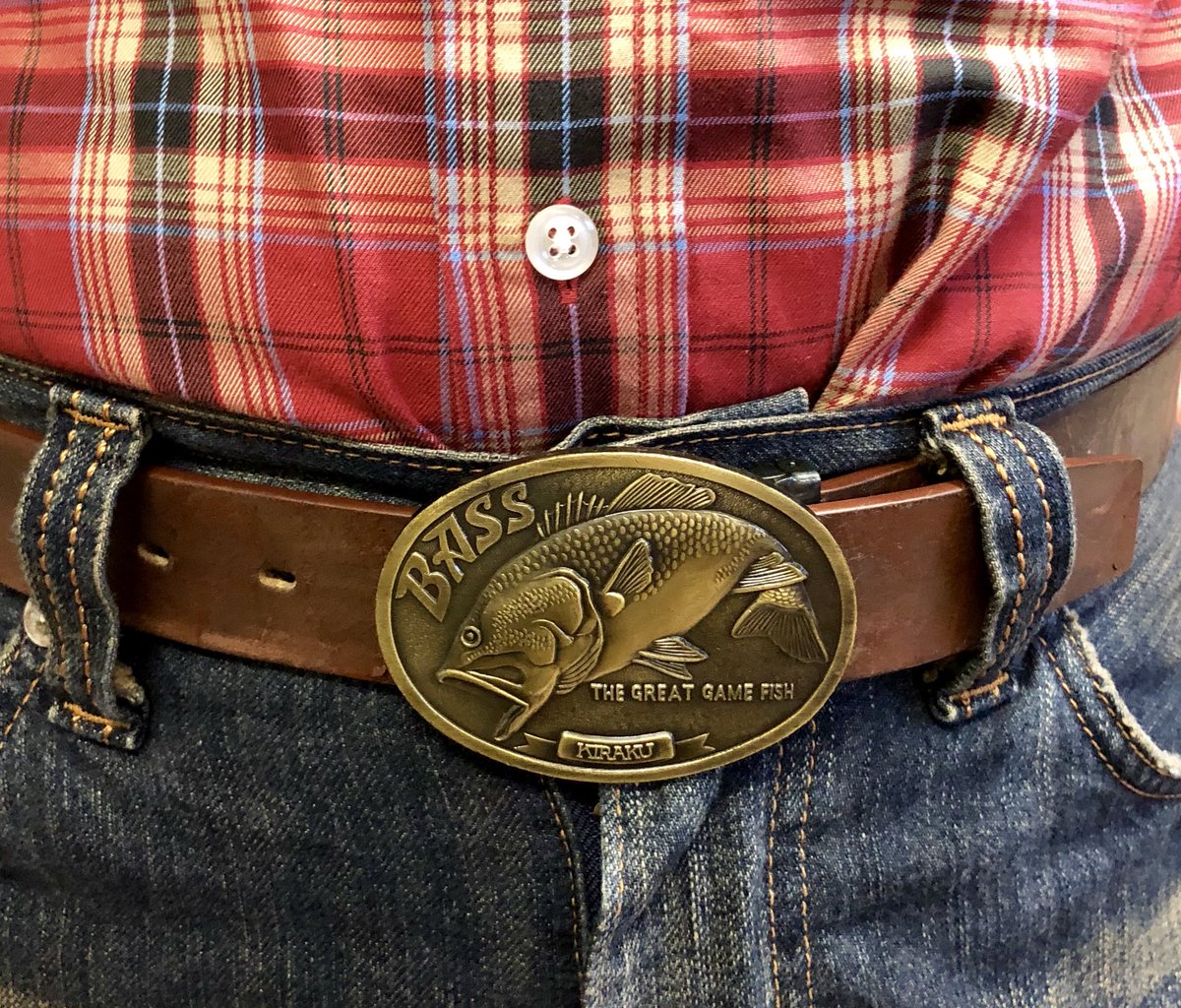 ウエダ釣具店 稚内 Pa Twitter 店長のベルト 魚 が付いている そして そして 腹 が出ている 釣具店 ベルトバックル バス釣り